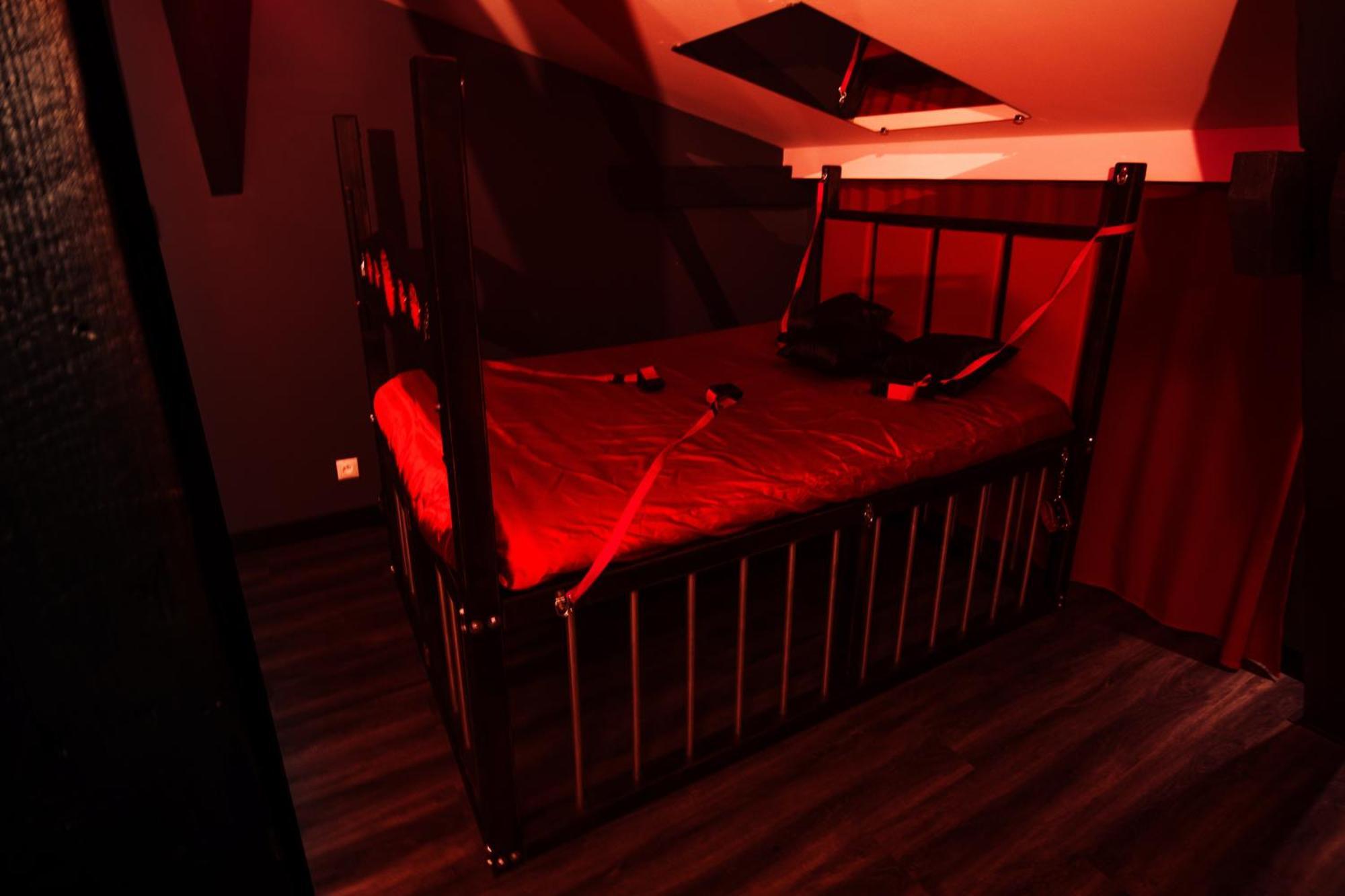 Red Palace Apartament Bdsm Bromberg Exterior foto
